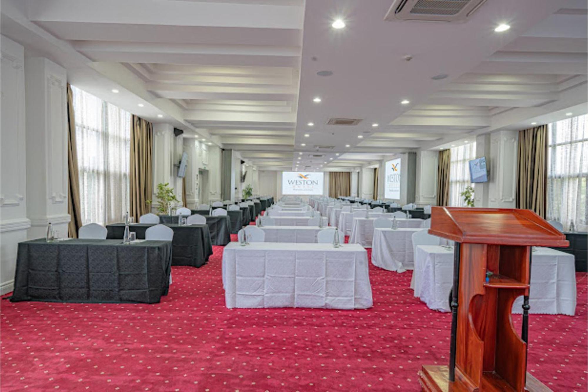 Weston Hotel Nairobi Exterior foto